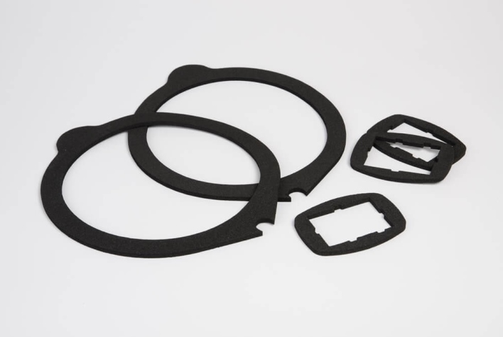 Seals made of cellular rubber for the automotive industry
